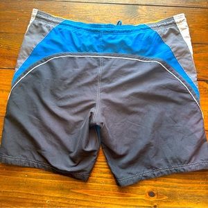 Speedo mens swim trunk size 46 black&blue with pockets